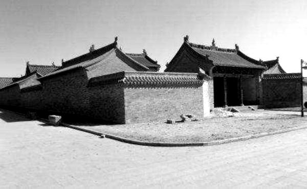 板桥古镇是以郑板桥的名字而建吗，出生兴化城半个大丰人