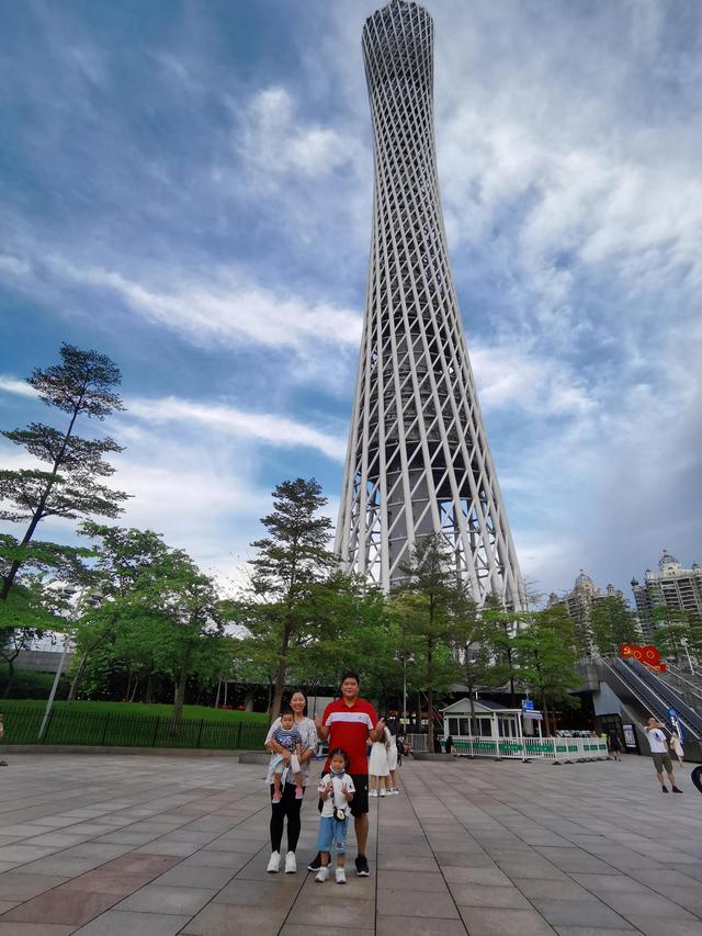 广州塔小蛮腰学生图画，“手绘”广州塔