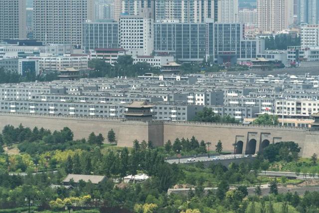 大同市火车站周围街景，大同\u0026八月古都忆平城