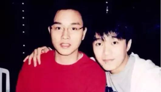 十大经典周星驰电影配角，周星驰曾为这20部影视剧跑龙套