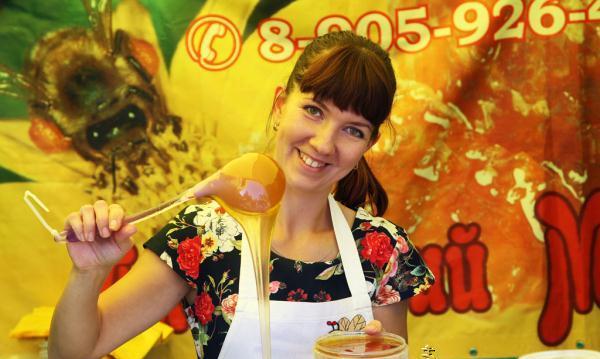 世界上最小陨石坑直径，俄一陨石坑钻石储量全球够用3000年