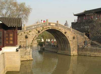 枫桥夜泊张继去哪了，张继的《枫桥夜泊》愁绪满诗飞