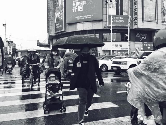 下雨天要怎么拍才能拍到雨，拍雨照的这九种场景