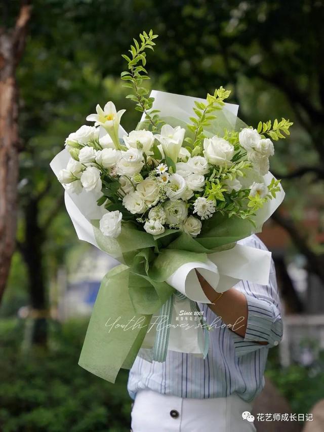 好看的重瓣百合，阳台养重瓣百合花