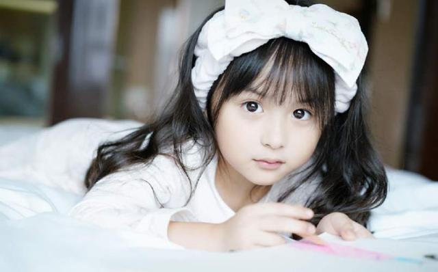 刘楚恬一家三口，小芈月刘楚恬人气不输孙俪