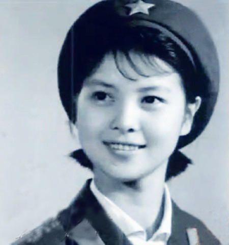 众所周知,俄罗斯盛产美女,张美欣的母亲就是一个美人,而且张美欣同样