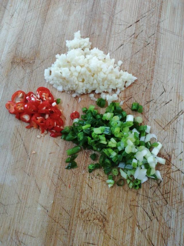 秋葵怎么做好吃又简单凉拌，凉拌秋葵这样做清爽不涩口