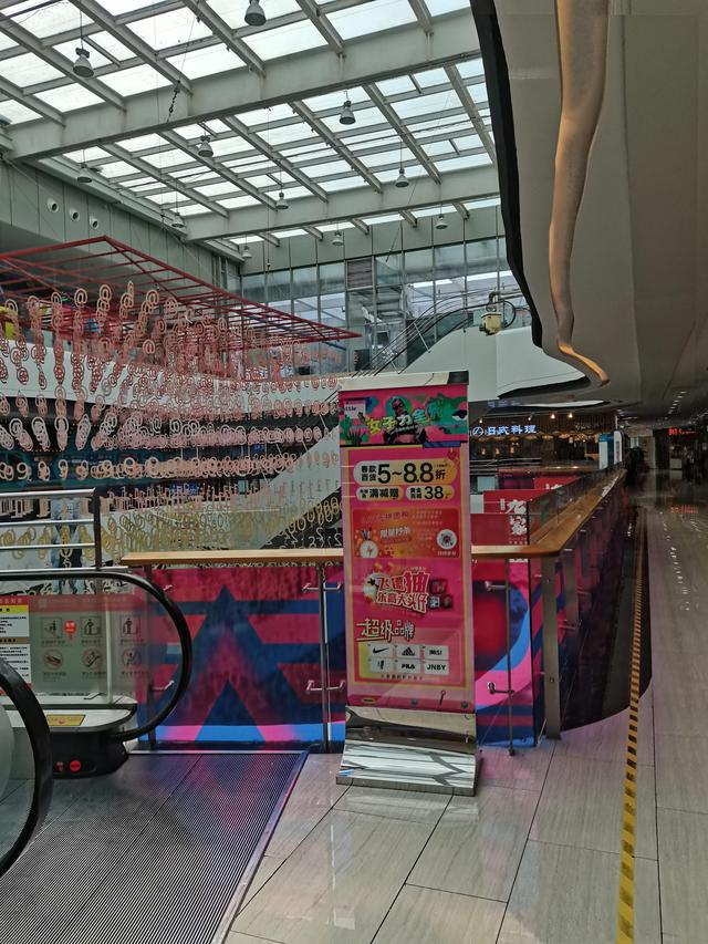 王府井在哪个区，洛阳王府井百货在哪个区（Zara在王府井开了亚洲最大门店）