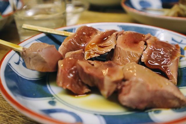 猪大肠的做法大全视频，猪大肠怎么做的最好吃（肥肠怎么洗，才干净无腥臭味）