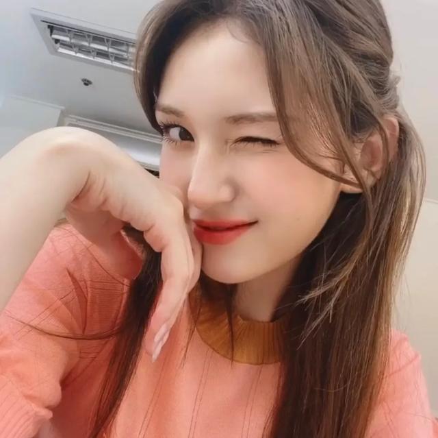 减龄直发发型，你适合“直发”还是“卷发”