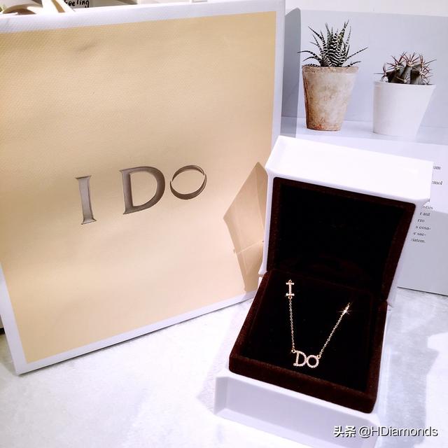 情人节礼物排行榜，情人节礼物排行榜实用大牌（情人节送什么礼物好）