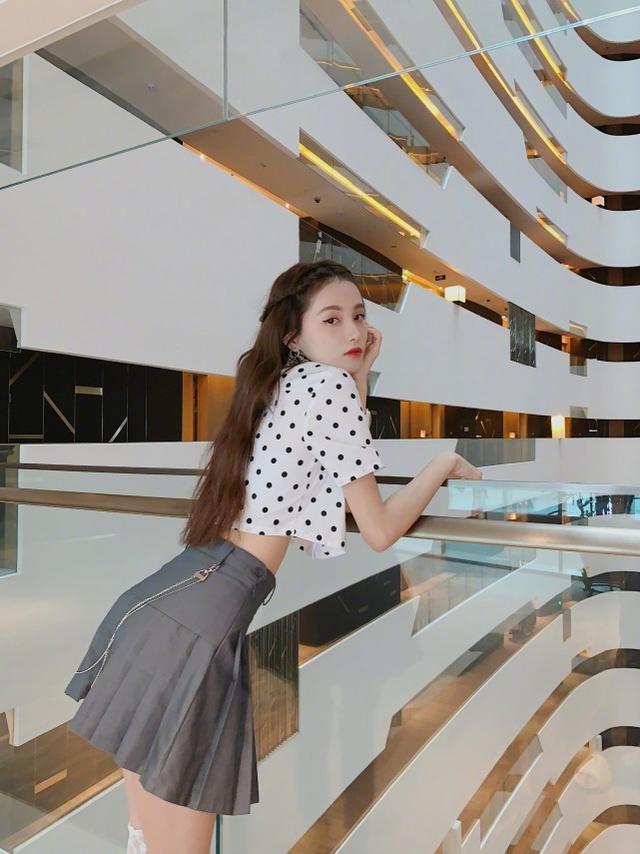 女企業家林小宅現身機場，明顯發福臉變圓，網友：和明星還是有壁 娛樂八卦吃瓜 第7张