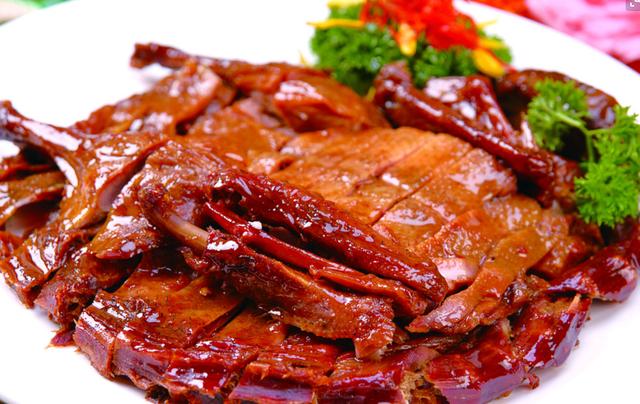 湖南常德特产正宗酱板鸭，18道工序秘制而成