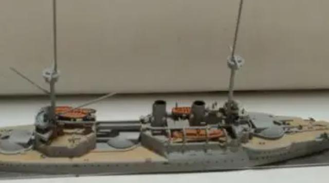 万吨巨轮瞬间被巨浪掀翻然后沉没，万吨巨轮遭遇飓风沉入太平洋