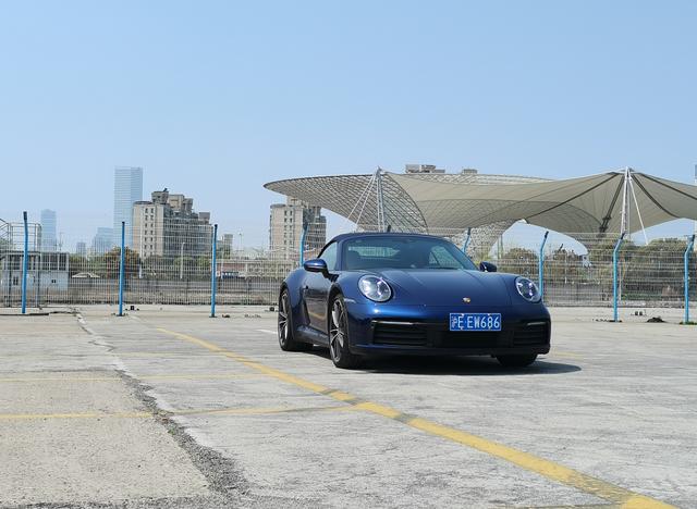 野小子的蜕变，试驾911 Carrera Cabriolet