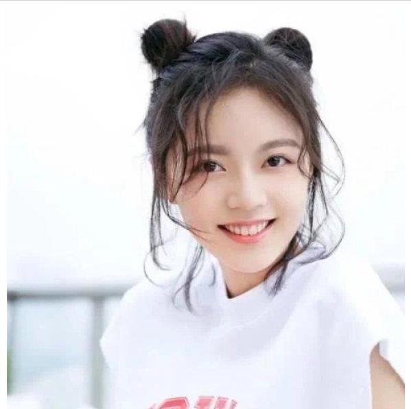 24岁孙怡素颜照，孙怡16岁勇闯社会