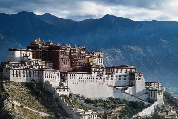 拉萨布达拉宫简单介绍，布达拉宫这个地方不允许参观