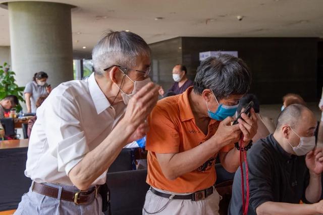 上海浦东图书馆阅览室，浦东图书馆明起有序恢复阅览服务
