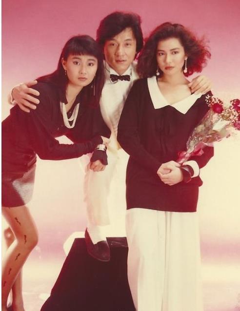 成龙现在多少岁，成龙从年轻到现在（成龙1岁到40岁罕见照）