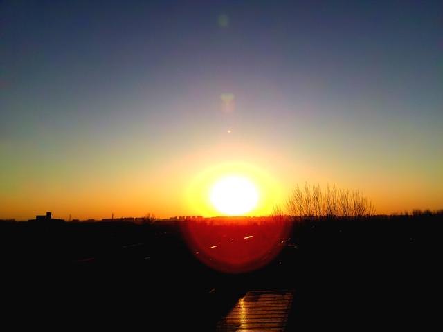 无人机买哪种好，新手最适合买的无人机（无人机航拍注意事项及新手购买无人机推荐）