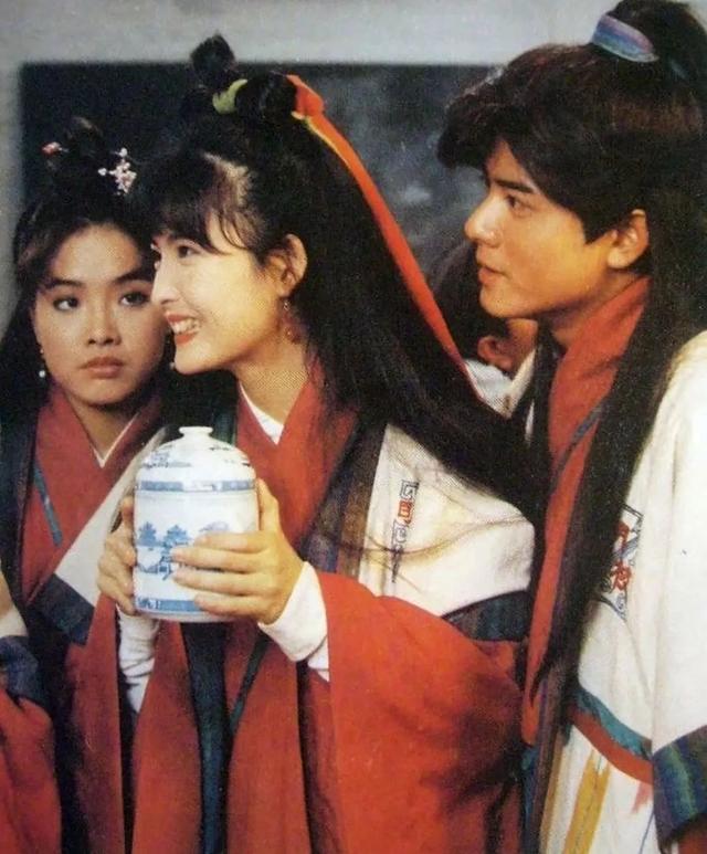 黄子华周慧敏电影，周慧敏香港流行乐坛玉女掌门人（68岁TVB一代神隐22年终出山拍戏）