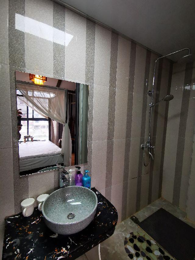 凤凰古城特色民宿，走进凤凰古城入住江景民宿