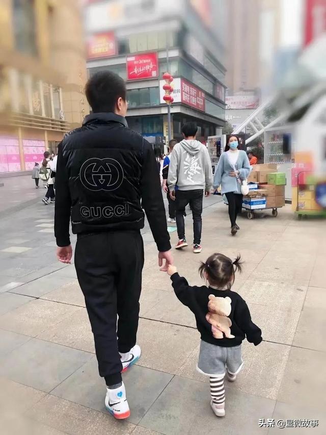 情人节送闺蜜什么礼物婚后5年，我给老婆送的情人节礼物，全职带娃，她放心