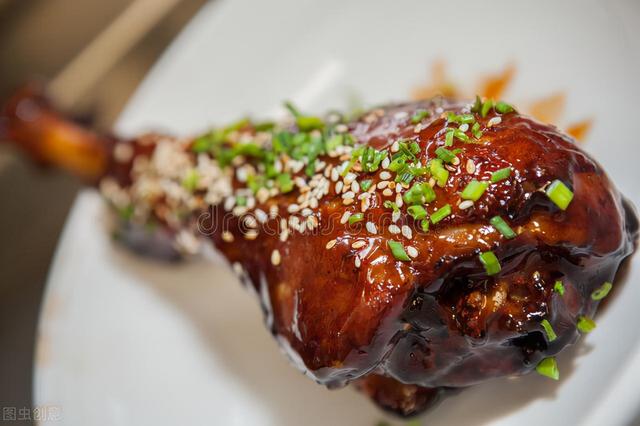 红烧鸡腿怎么做，红烧鸡腿怎么烧好吃又嫩