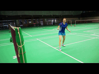 最详细的羽毛球步法，快来看教科书般标准的羽毛球动作技巧慢镜头图解