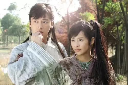 网曝杨幂多次遭小男友求婚，她爆杨幂怀孕被称小三