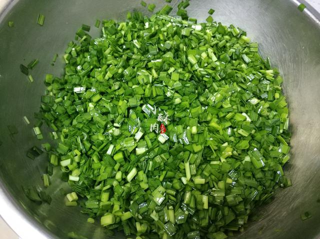 韭菜鸡蛋馅饺子怎么调，正宗韭菜鸡蛋馅怎么调