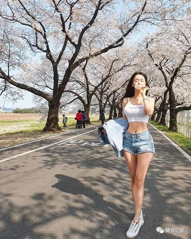 纖腰，翹臀，馬甲線，這位韓國微胖小姐姐，是你心中的女神嗎 街拍正妹 第2张