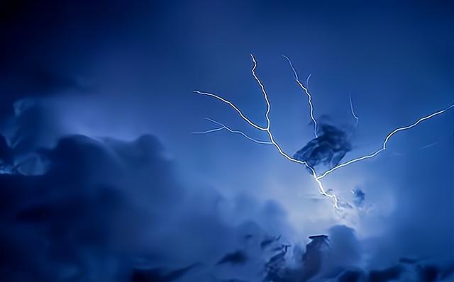 河南出现打雷下雪，桃花雪、雷打雪……河南多地发布暴雪红色预警