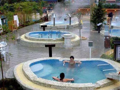 北京最近冬季泡温泉好去处，北京10大温泉度假村等您