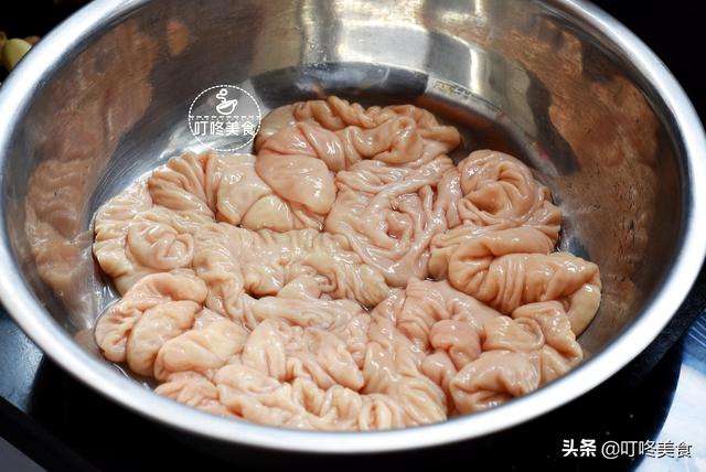 如何清洗猪大肠，清洗猪大肠只需一招干净无异味（猪大肠好不好吃）