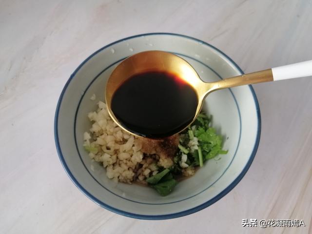 街边美食小吃宽粉做法，全靠料汁衬托