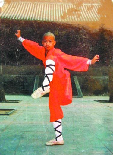 王宝强的成长历程和感情故事，小程序是什么？看完你就懂了