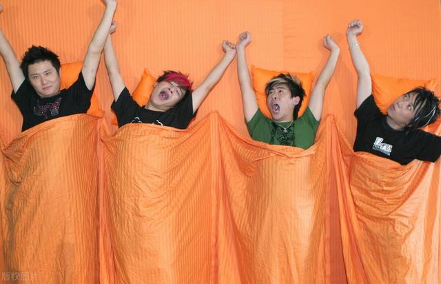 有人骂王思聪吗，被王思聪置顶辱骂三年的男人