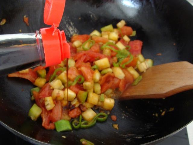 西红柿鸡蛋捞面，鸡蛋豆角番茄捞面家常做法（学会这道美味的番茄鸡蛋捞面）