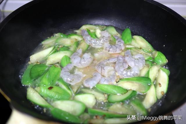 海蜇真的超美味，这菜只在陆地长