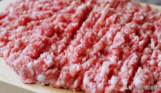 猪前腿肉好还是后腿肉好，买猪肉后腿肉好还是前腿肉好（选“前腿肉”还是“后腿肉”）