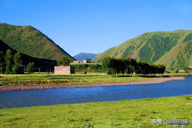 新都桥草原风景，新都桥—塔公草原—雅砻江河谷——迷人的夏季风光