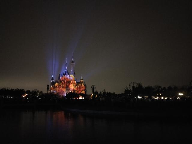 上海迪士尼好玩吗，上海迪士尼建议去吗