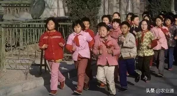 老歌经典大全80年代，盘点80年代经典老歌（80年代的那些老歌）