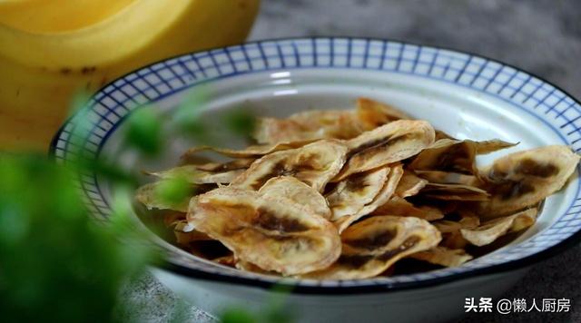 香蕉片是怎么做的，香蕉片怎么烤好吃又脆（实拍印度街头小吃）