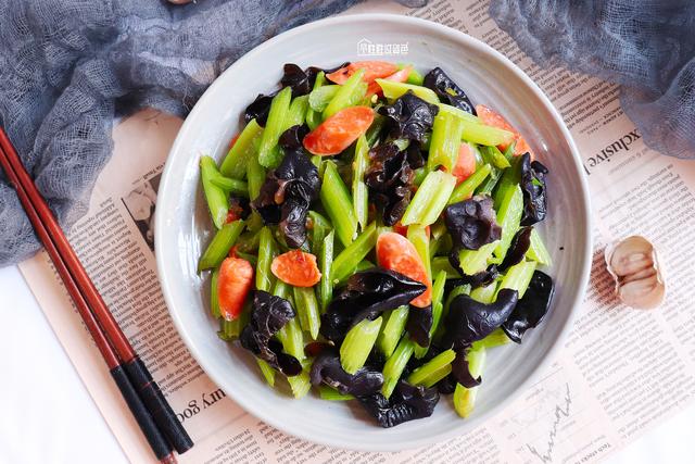 芹菜木耳做法大全家常窍门，芹菜和木耳搭配