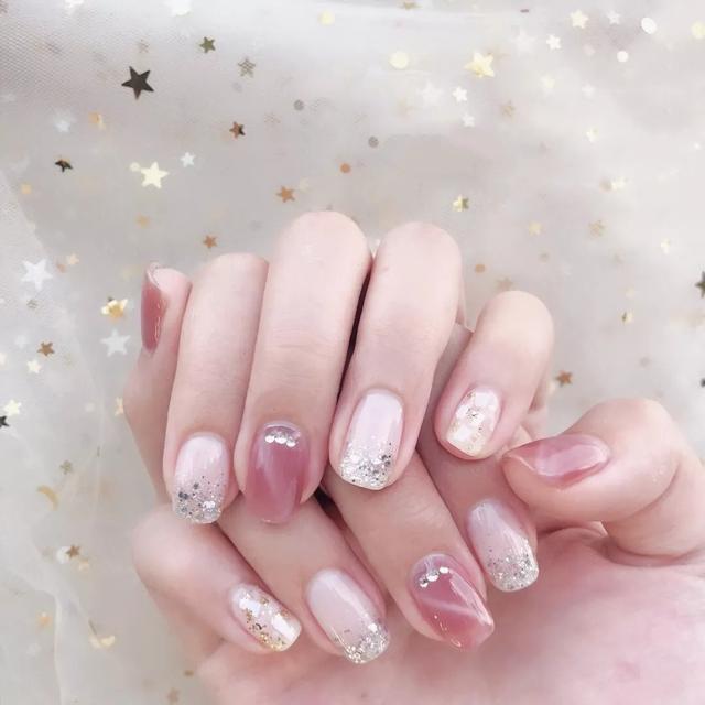 自然的猫眼美甲，超闪的猫眼美甲，美爆了！