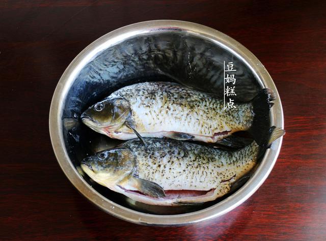 鲫鱼汤怎么炖才能好喝又有营养，炖鲫鱼汤掌握这6点