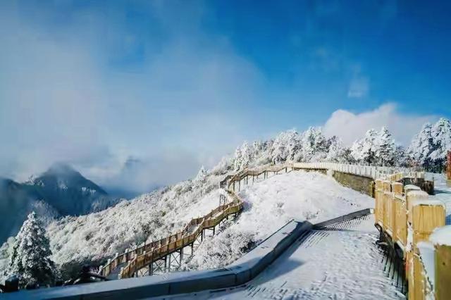 西岭雪山游玩攻略，西岭雪山旅游攻略完整版（成都周边的“小西岭雪山”）