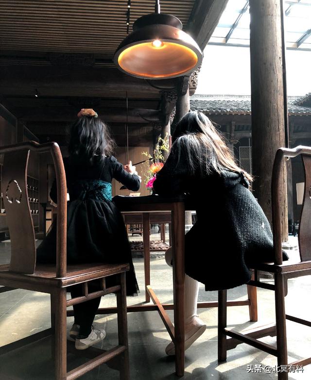 马伊琍文章离婚后首次同框，文章马伊琍今日宣布离婚原因疑曝光